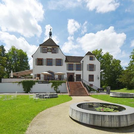 Hotel Im Schlosspark Binningen Exterior foto